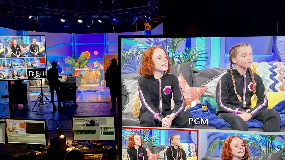 The Extra Curious - Season 2 - photo 1